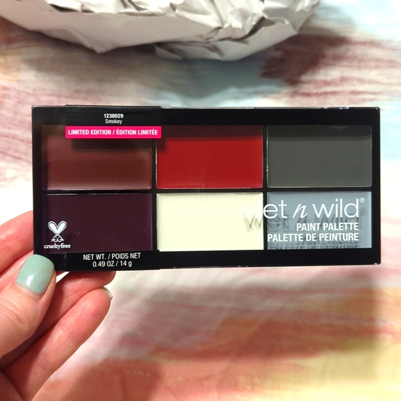LIMITED EDITION Wet N wild paint palette eyeshadows cream makeup - Picture 1 of 3